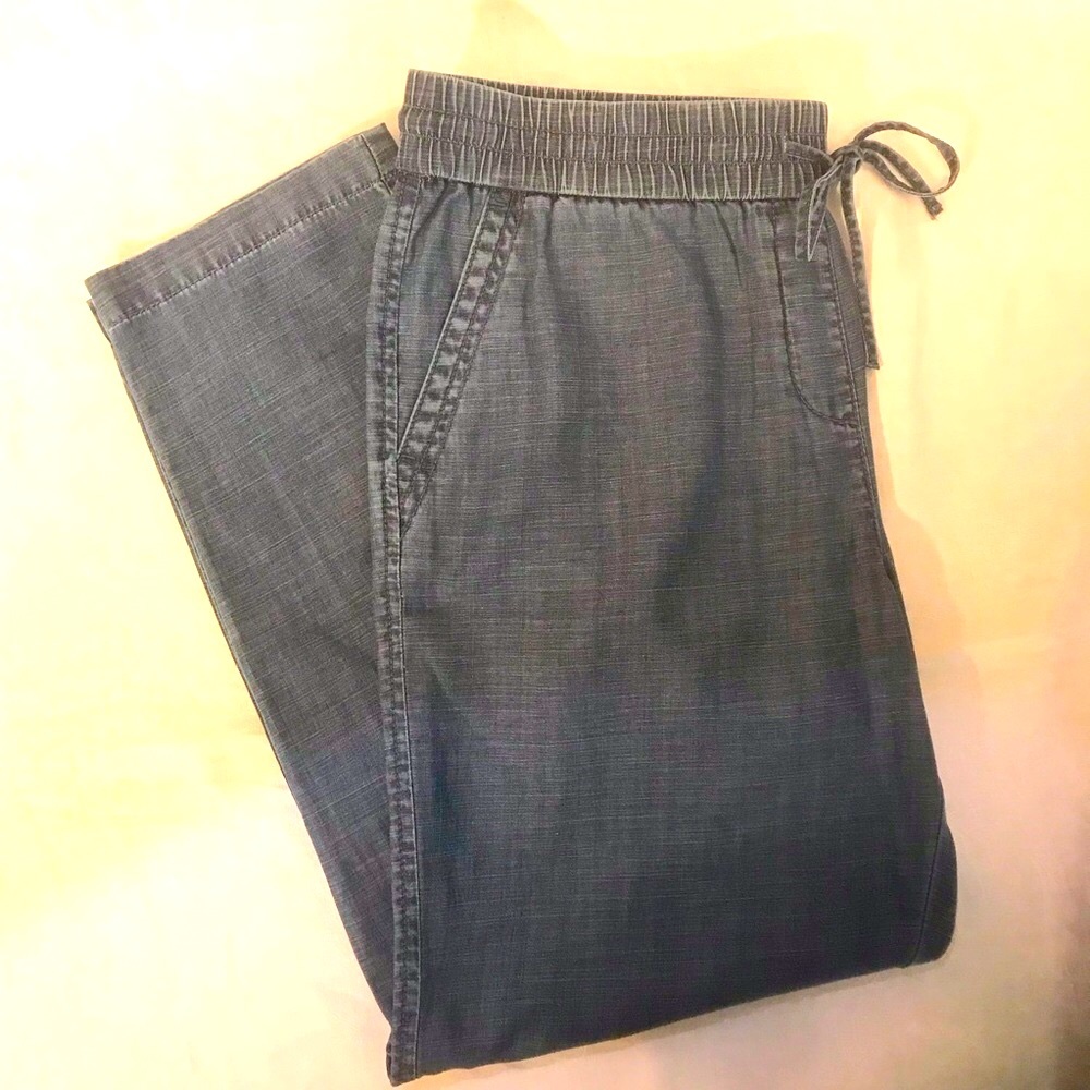 NWT's Talbot's Women's Medium Blue Pull-on Chambray Jeans Size 6